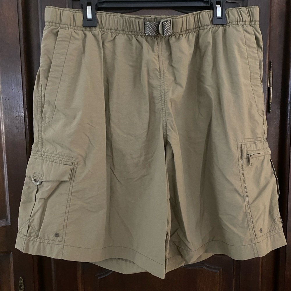 Men’s Columbia olive khaki swim trunks size L excellent condition